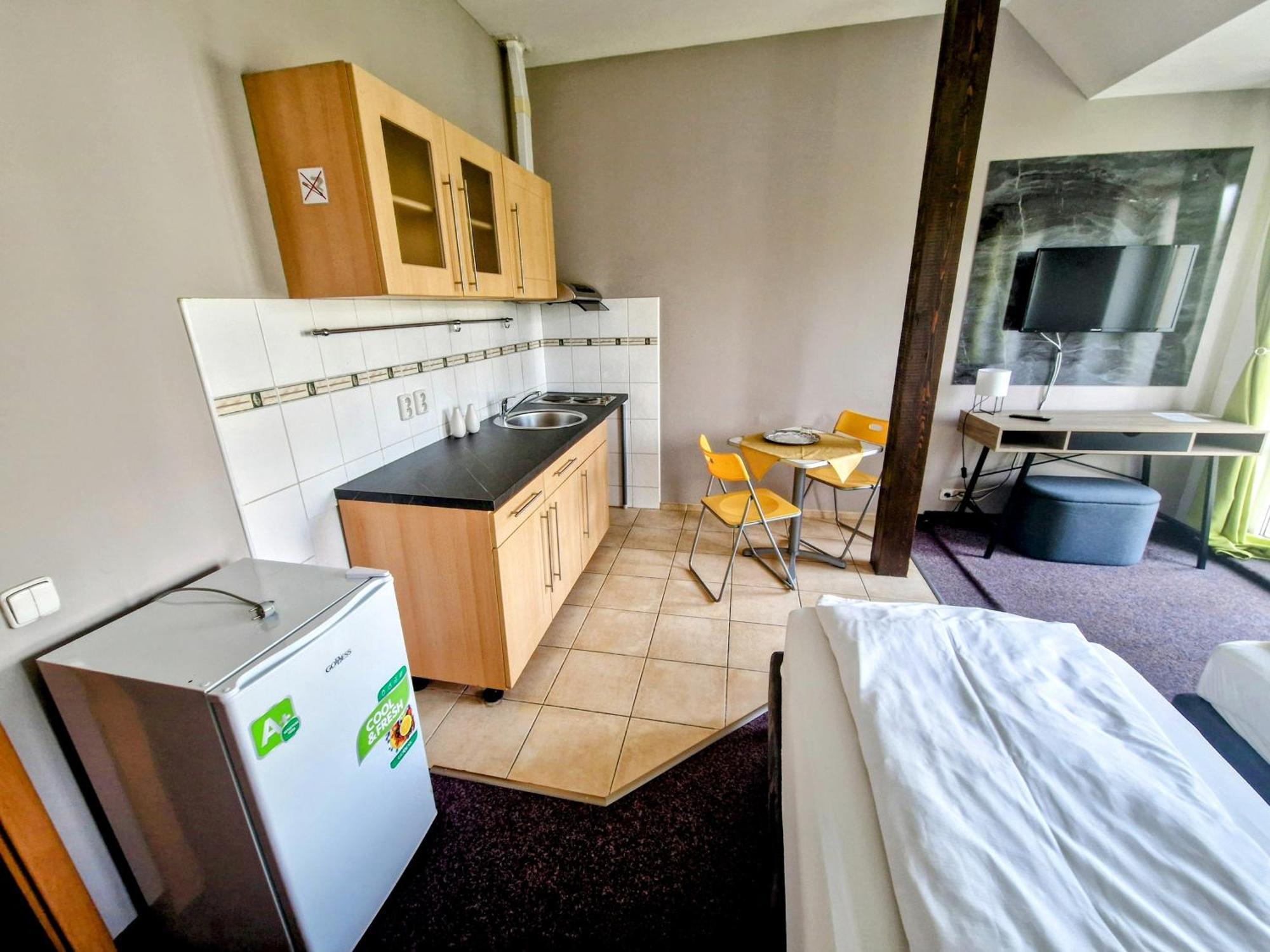 Family Hotel Maxim Beroun  Exterior foto